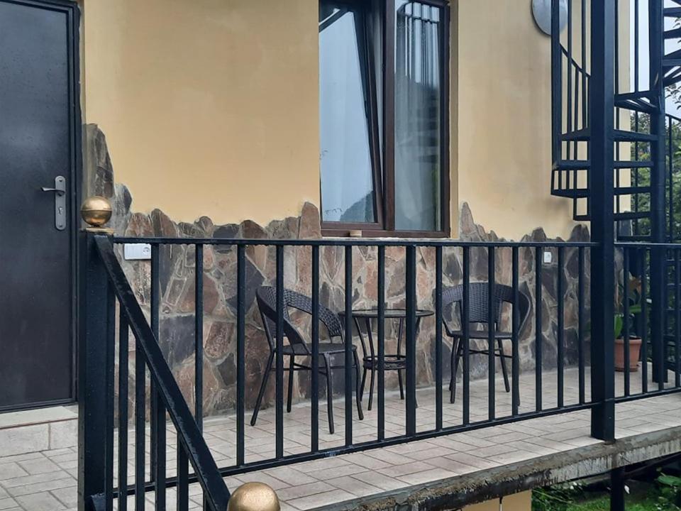 Guest House Bochora Borjomi Bagian luar foto