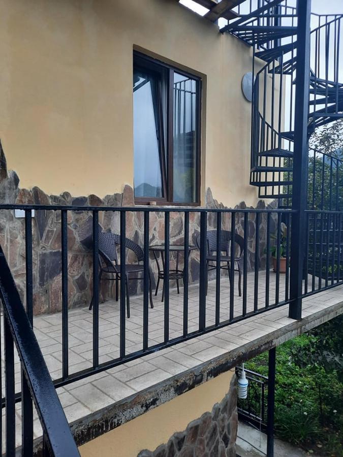 Guest House Bochora Borjomi Bagian luar foto