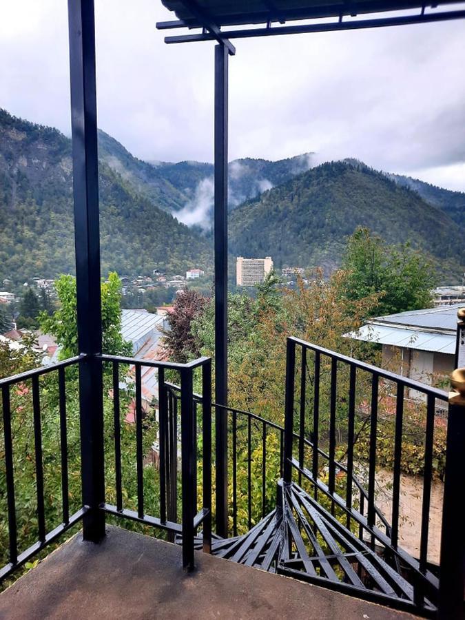 Guest House Bochora Borjomi Bagian luar foto